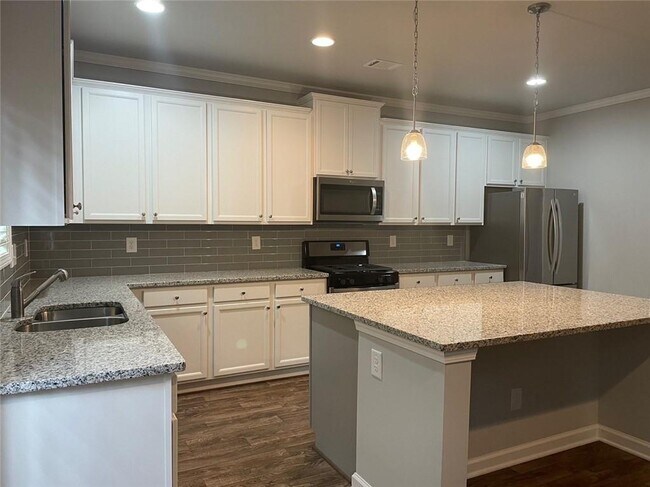 Building Photo - 2140 Adam Acres Dr