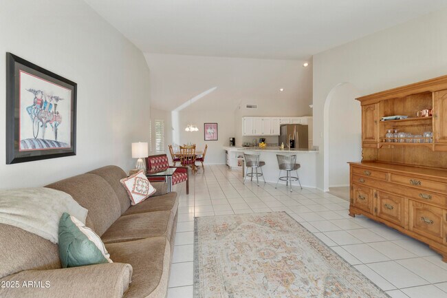 Building Photo - 11115 E Bellflower Ct