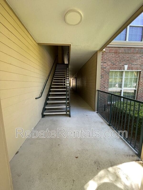 Building Photo - 7800 Point Meadows Dr