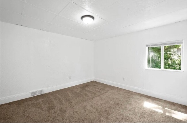 Building Photo - 106 Carrick Ave