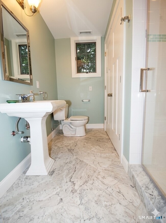 Building Photo - 531 Mill Hill Terrace