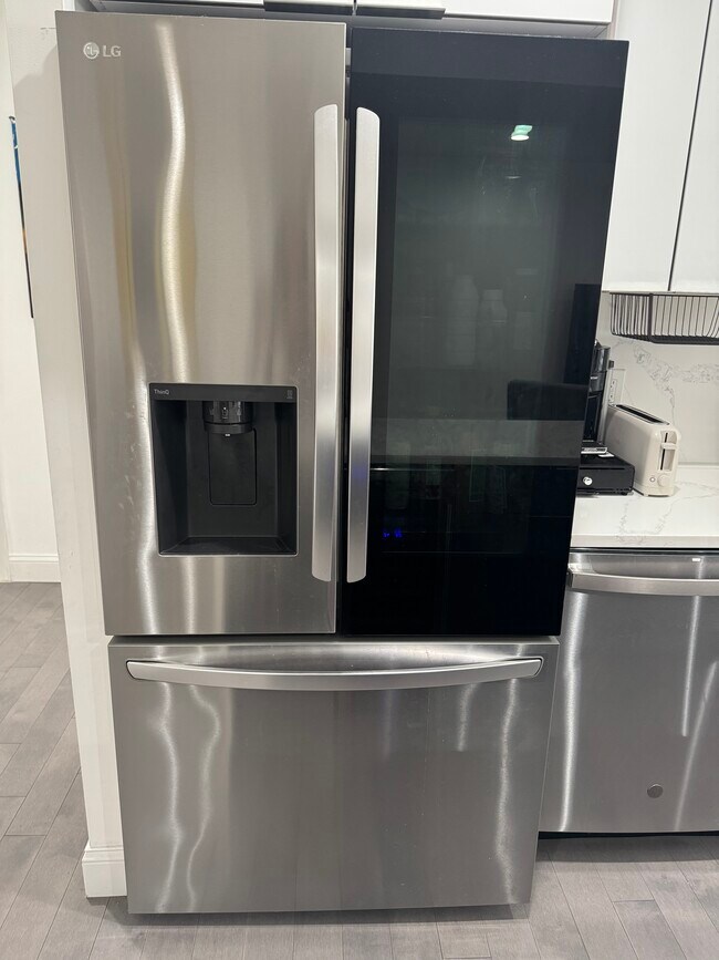 Building Photo - 64-35-35 Yellowstone Blvd