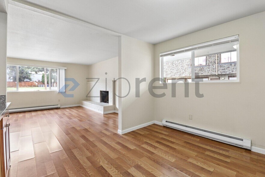 Building Photo - Unit 1