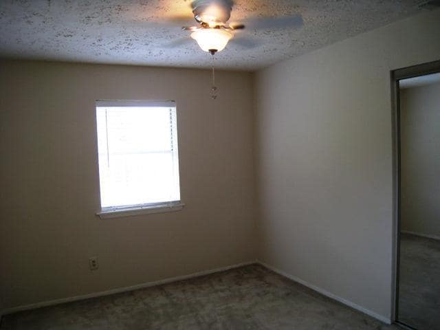 Building Photo - 327 Capehill Dr