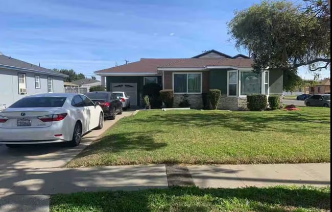 Primary Photo - 13438 Stanford Ave