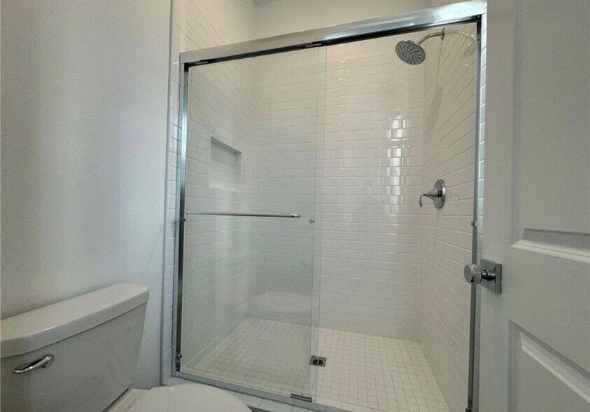 Building Photo - 114 Seep