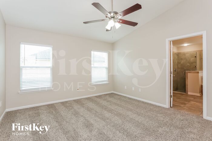 Building Photo - 12556 Itani Wy