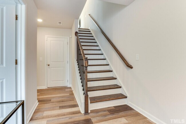 Foyer - 1102 Talis Creek Dr