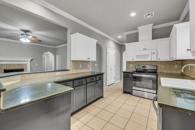 Building Photo - Welcome to this gorgeous home in the highl...