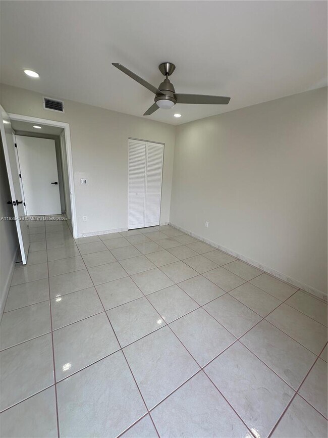 Primary Photo - 7747 SW 86th St