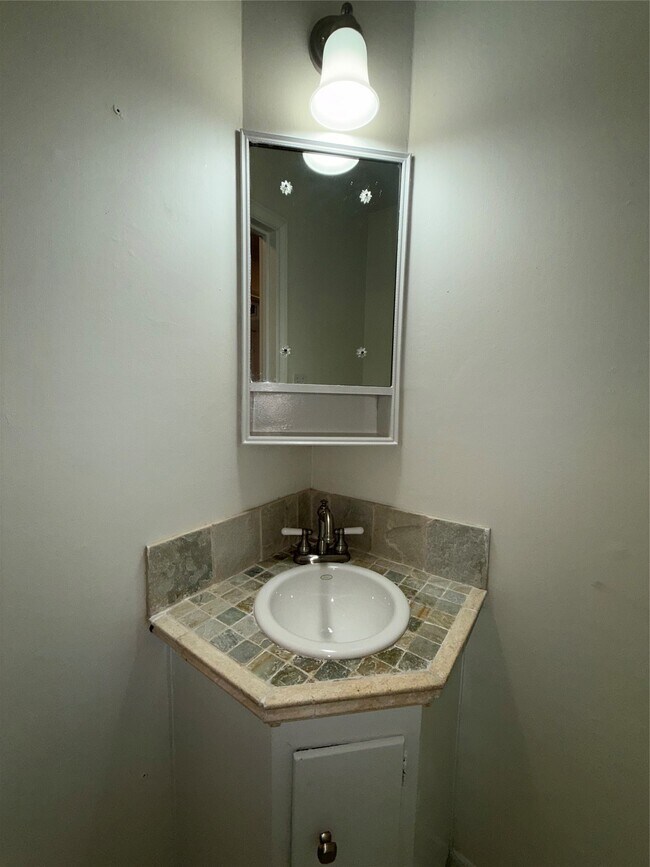 Building Photo - 2039 Winrock Blvd