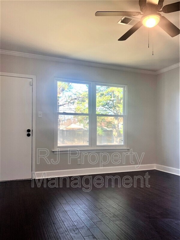 Building Photo - 3810 Montclair Dr