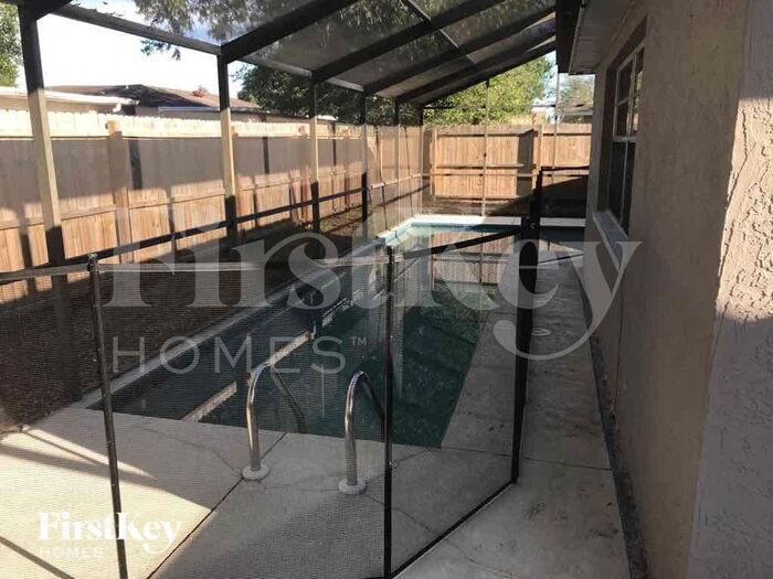 Building Photo - 8733 Roble Way