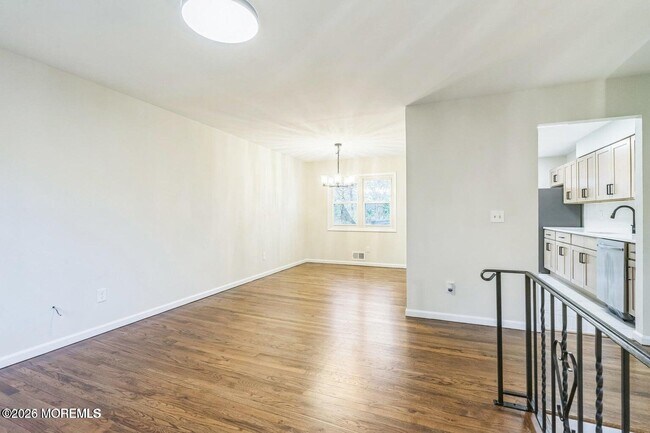 Building Photo - 1575 Deer Hollow Dr