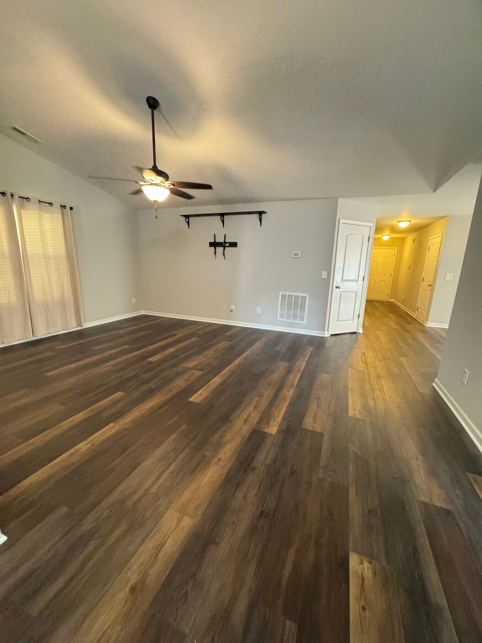 Building Photo - 1617 Friendly Rd