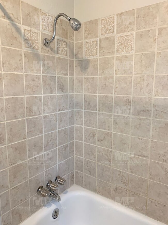 Building Photo - 1808 Remington St