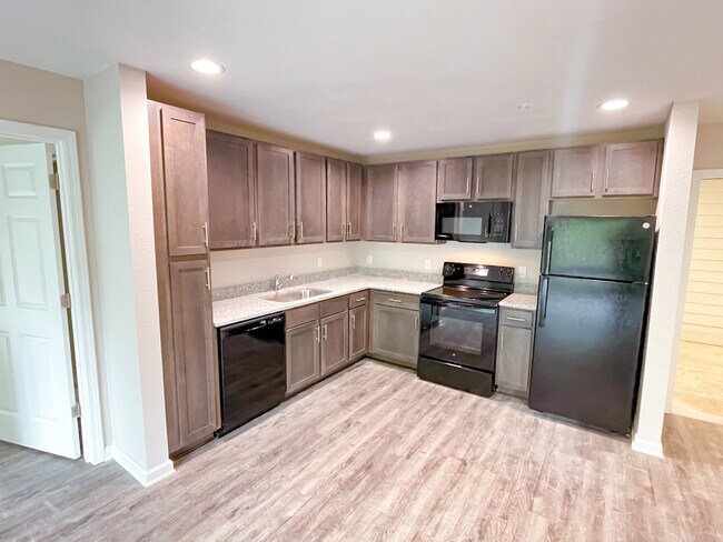 Building Photo - Marianna Crossings *INCOME RESTRICTIONS*
