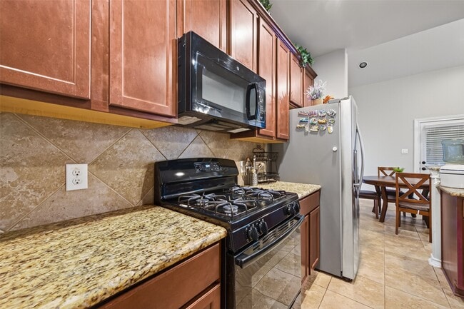 Building Photo - 2310 Shannon Ct