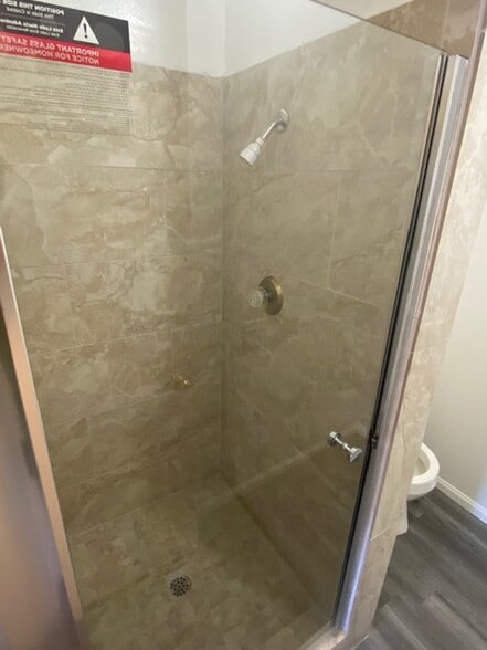 Building Photo - 5460 White Oak Ave