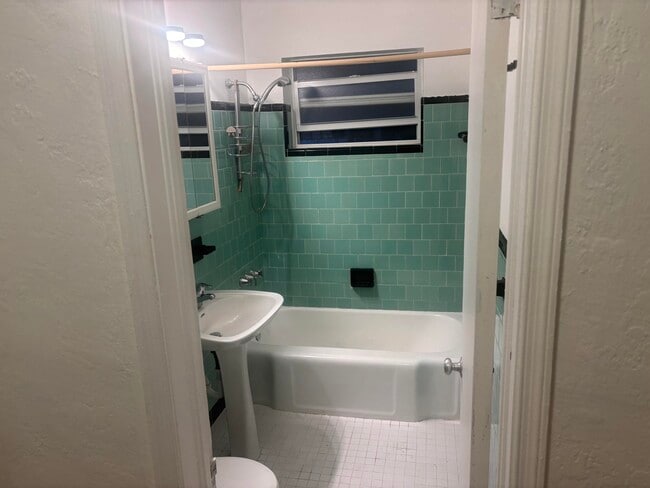 Building Photo - 2424 Grant St