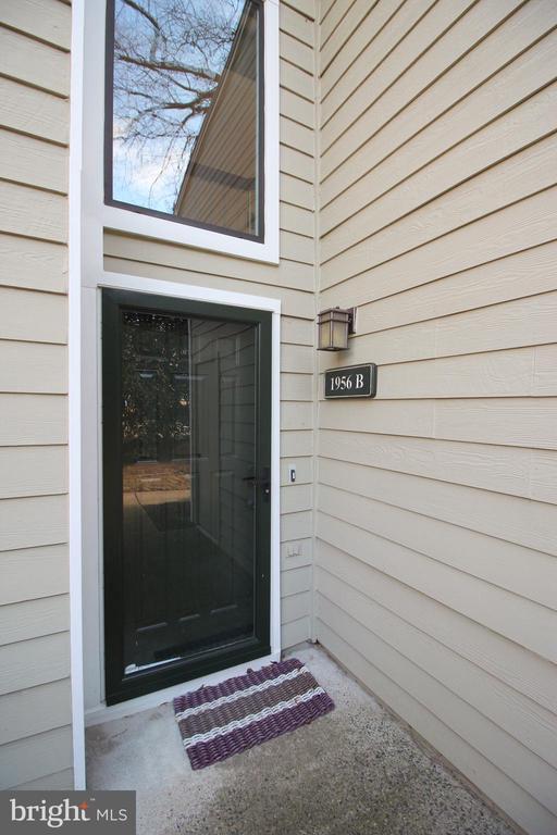 Building Photo - 1956 Villaridge Dr