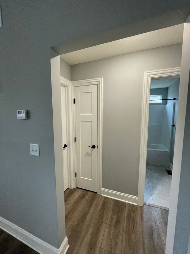 Building Photo - 3419 Laughlin St