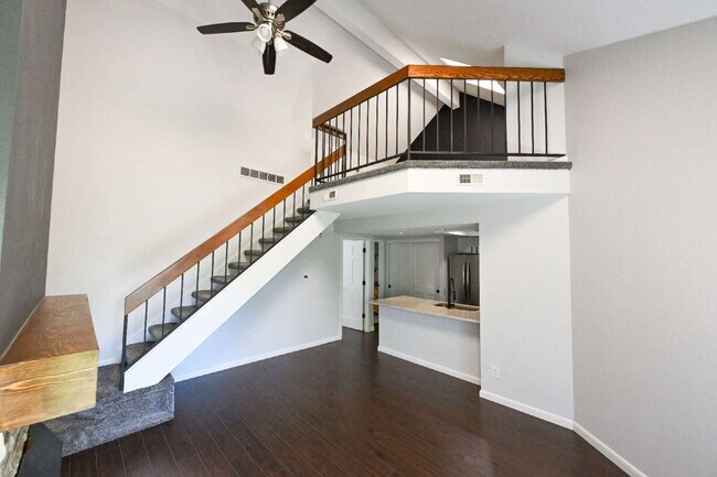 Building Photo - $1,995 - 1 Bed, 1 Bath Updated Lofted Cond...