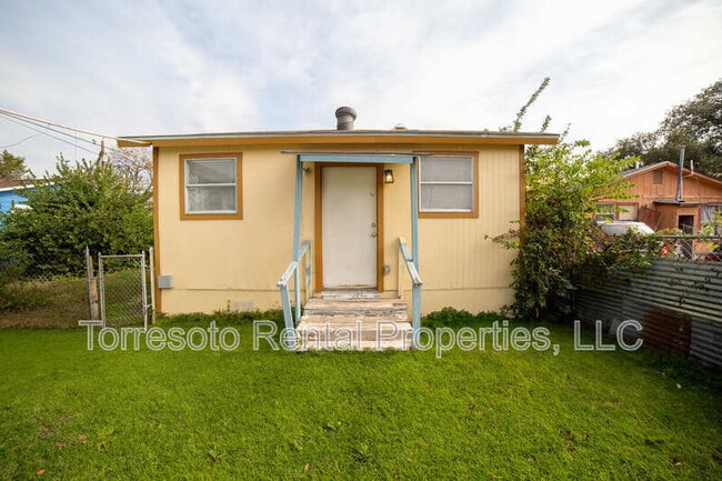 Building Photo - 611 Rochambeau St