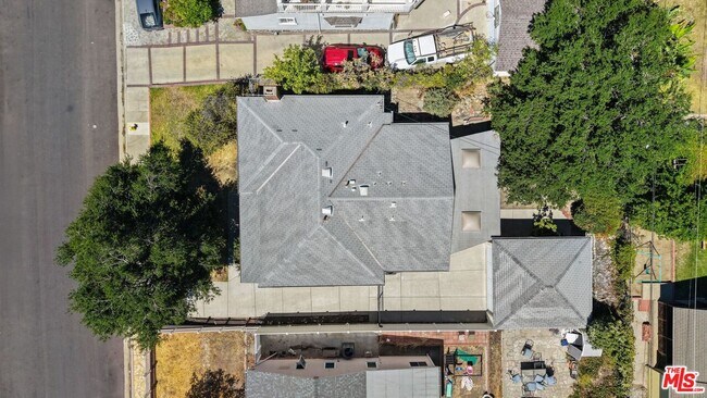 Building Photo - 2943 Los Olivos Ln