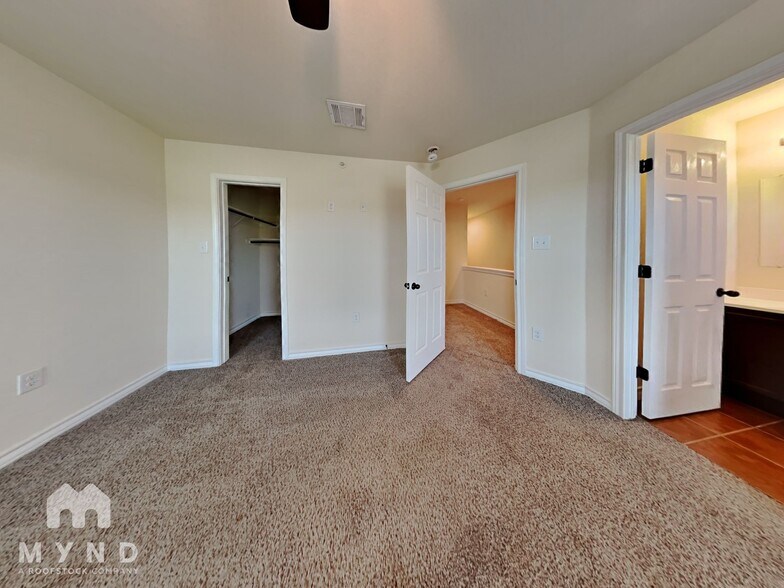 Building Photo - 6415 Melanzane Ave