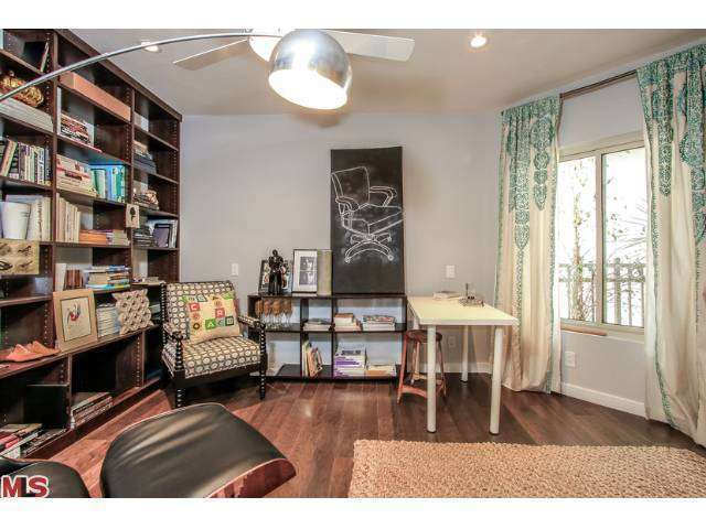 Building Photo - 141 S Clark Dr