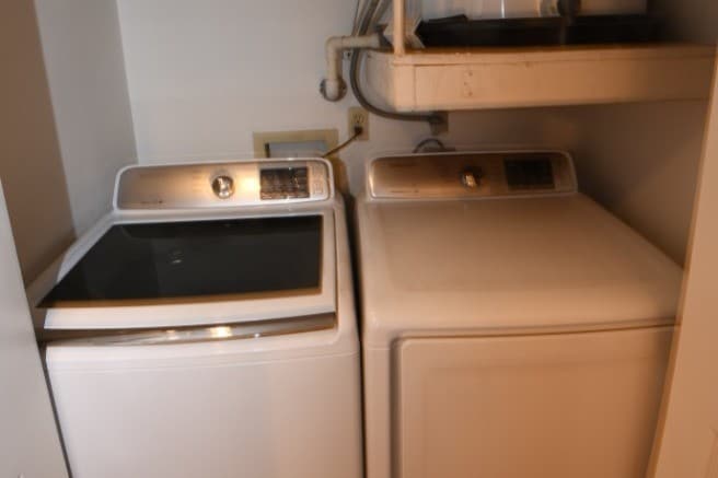 Large high capacity washer and dryer in unit. - 1201 SE Parkview Pl
