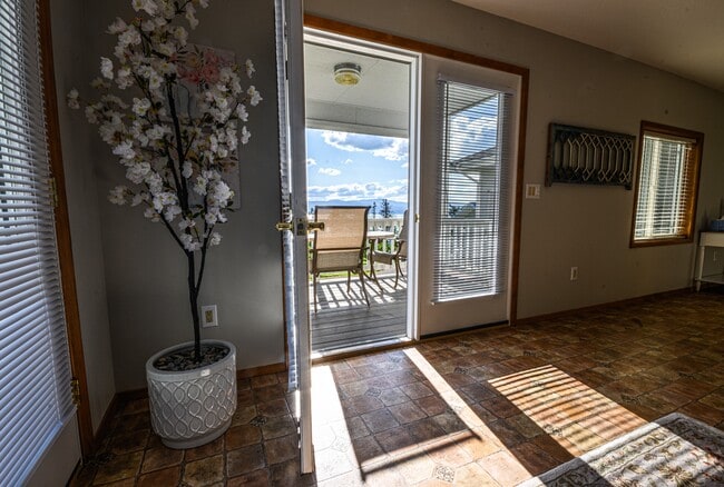 Building Photo - 31792 Hollyhock Ln