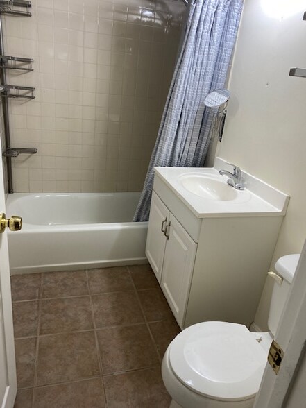 Building Photo - 80 Orleans St