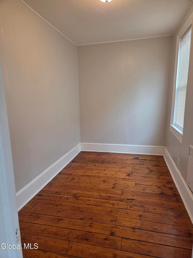 Building Photo - 669 Pawling Ave