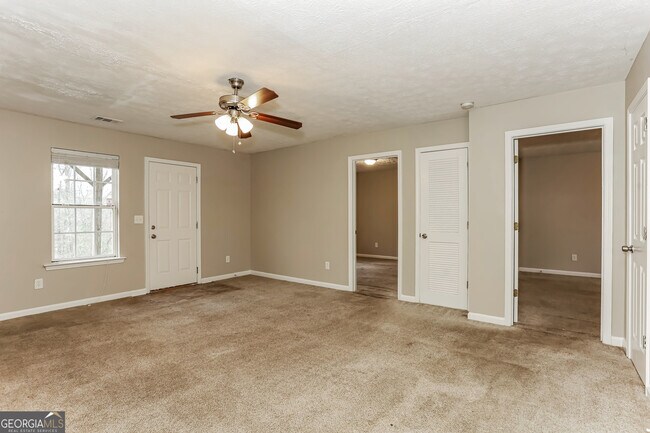 Building Photo - 1345 Kent Manor