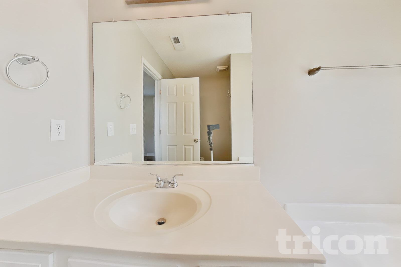 Building Photo - 2112 Saponi Village Ct