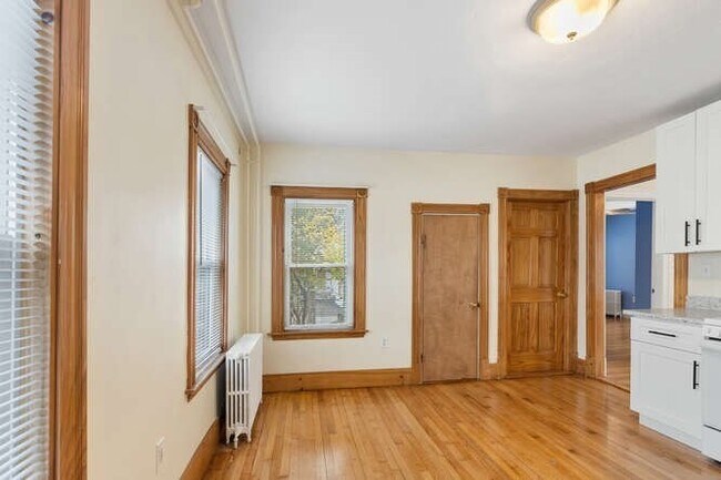 Building Photo - 7 Perham St