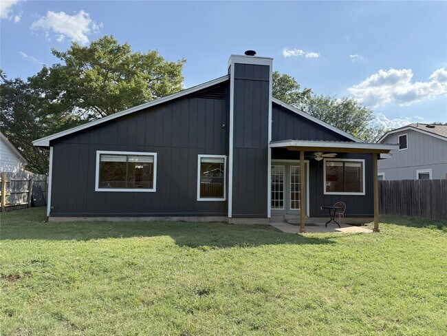 Building Photo - 3814 Stonecroft Dr