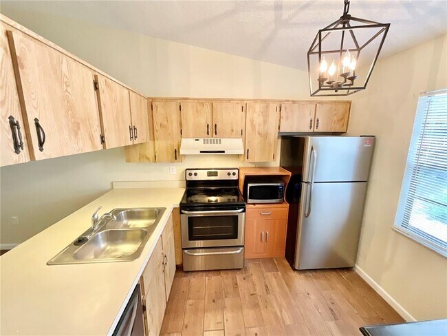 Building Photo - 6401 Drexel Dr