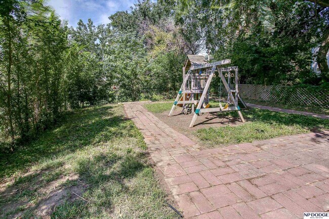 Building Photo - 5220 Mason St