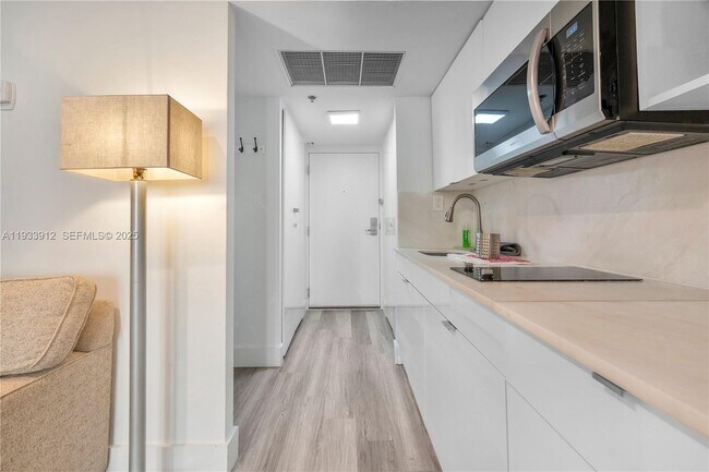 Building Photo - 19201 Collins Ave