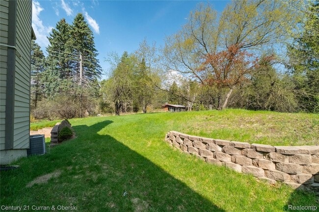 Building Photo - 1083 N Livernois Rd