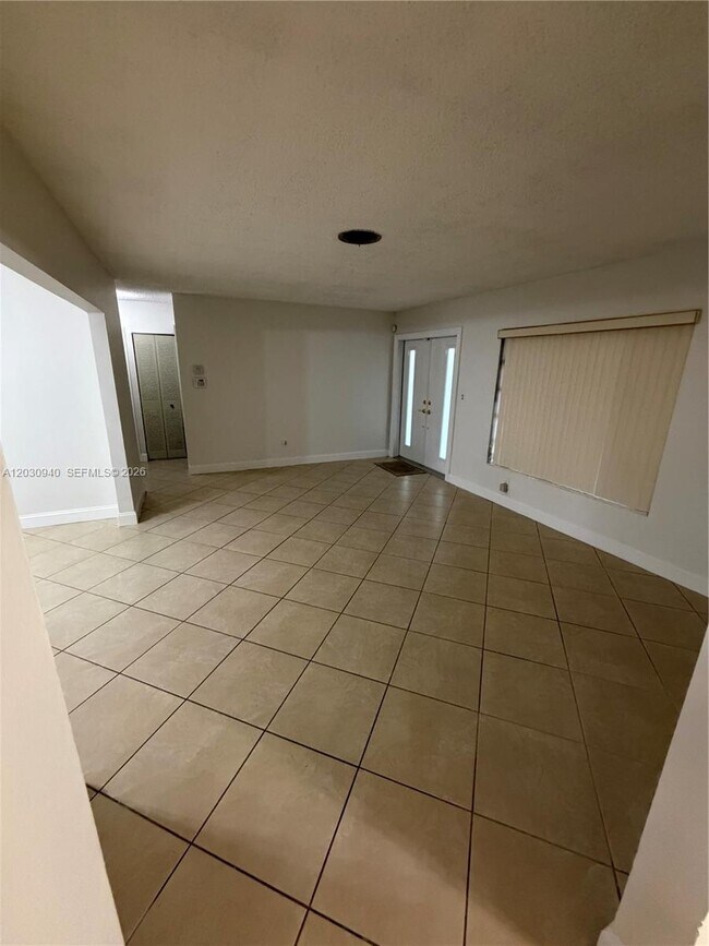 Building Photo - 3550 SW 125th Ct