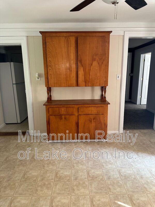 Building Photo - 709 W Dryden Rd