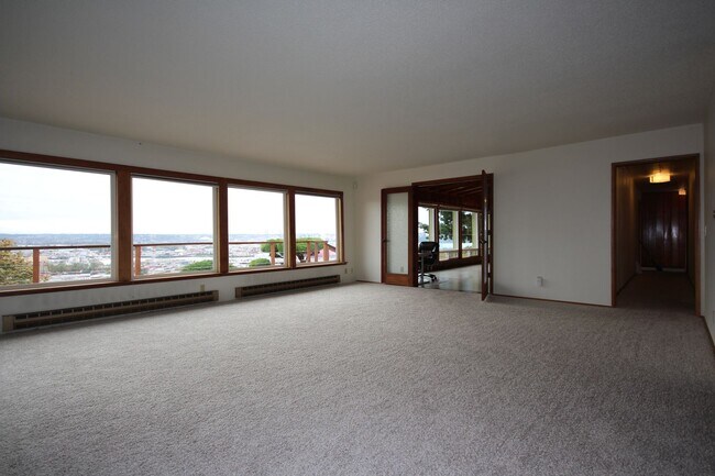 Building Photo - Browns Point Home With Amazing Views!