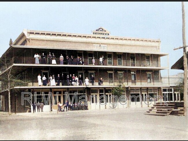 Building Photo - 11 N Central Ave