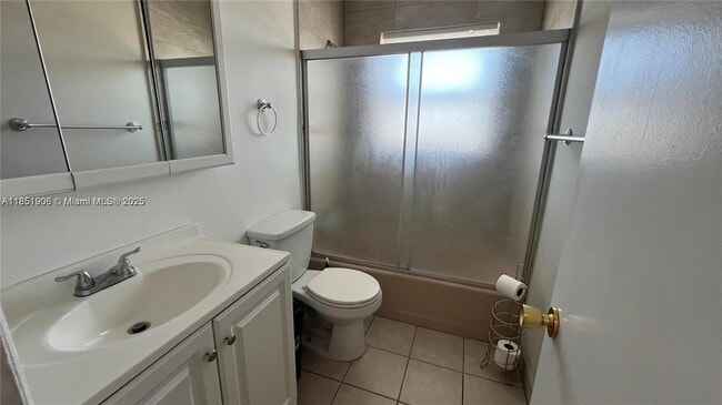 Building Photo - 941 Crystal Lake Dr