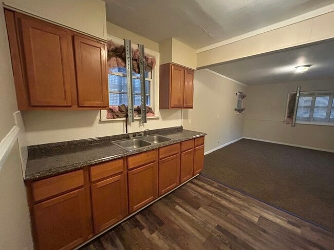 Building Photo - 11490 Laing St