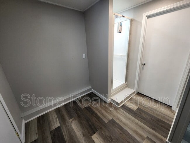 Building Photo - 2200 S 8th St